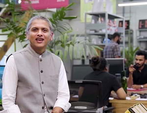 Testimonial video service image for hotel